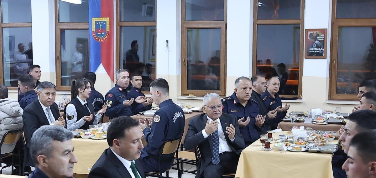 Başkan Büyükkılıç, Kahraman Jandarmalarla İftar Sofrasında Buluştu