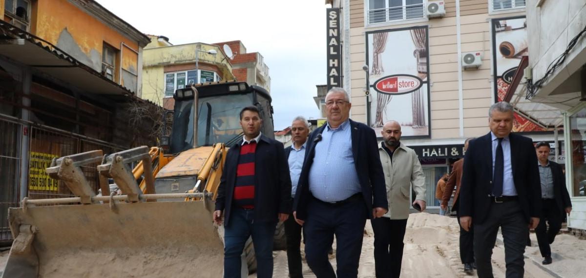 Başkan Ertaş Sahaya İndi; Edremit’te Yol Atağı