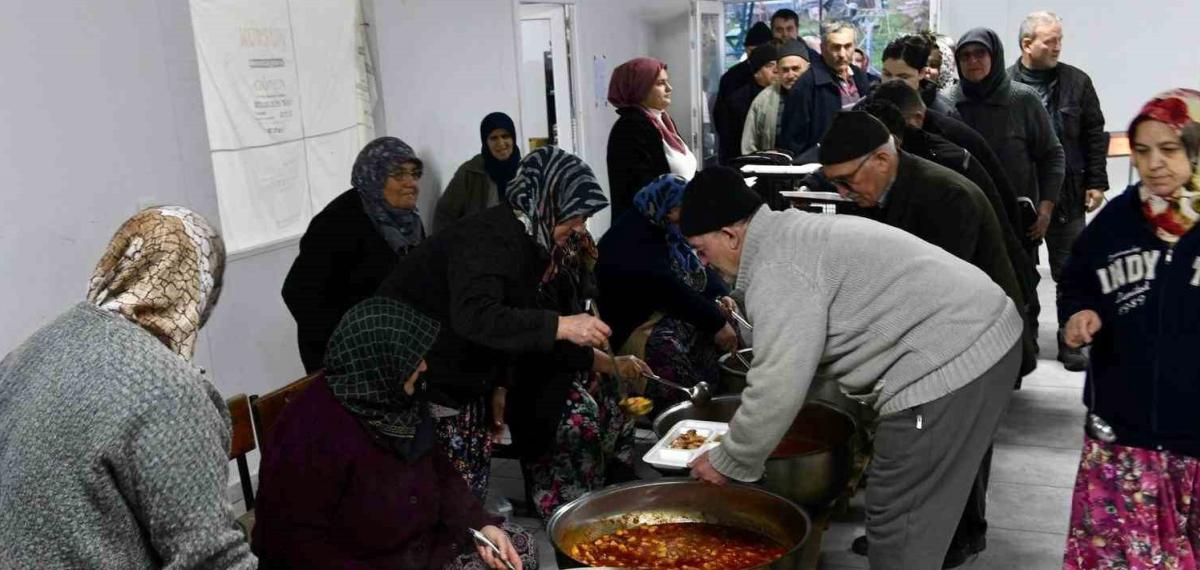Başkan Hakan Şehirli Komşularıyla Aynı Sofrada