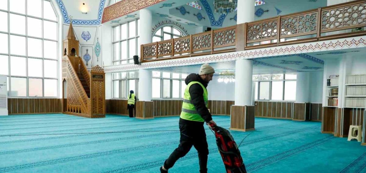 Başkan Kurnaz: “İbadethanelerimizi Ramazan Ayına Hazırlıyoruz”