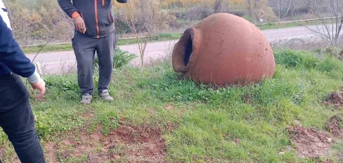 Bilecik’te Bin 800 Yıllık Küpler Gün Yüzüne Çıktı