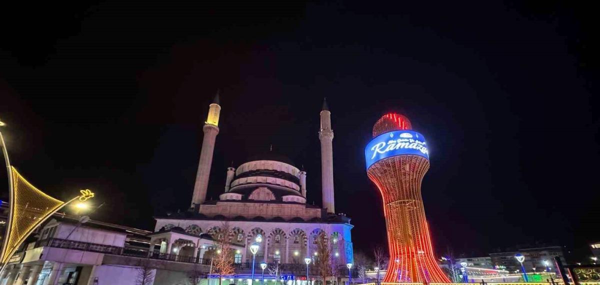 Bingöl’de İlk Teravih Coşkusu Yaşandı