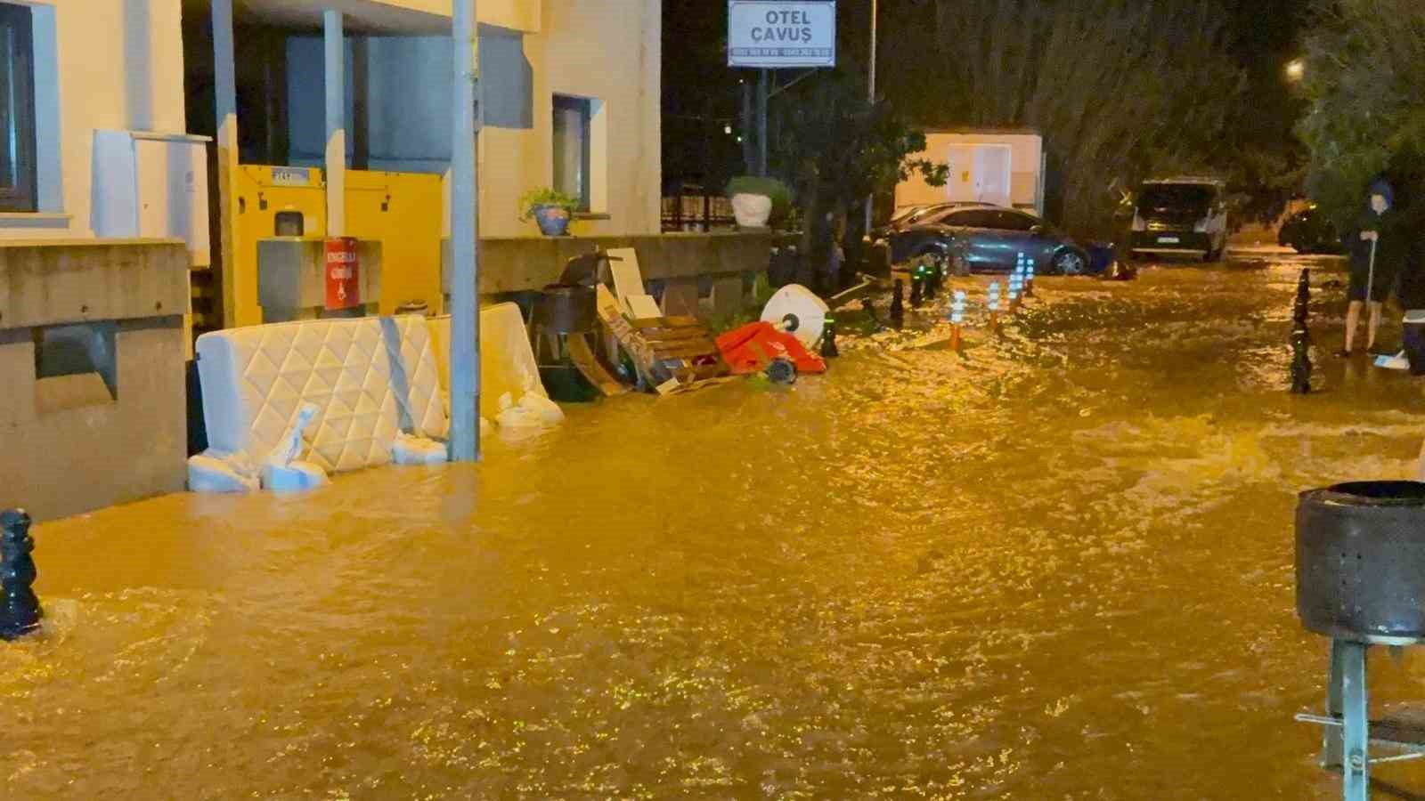 Bodrum’u Sel Vurdu, Evler ve İş Yerlerini Su Bastı