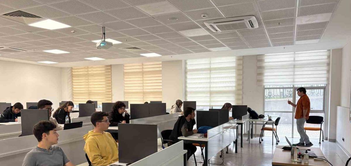 Btü’nün Tercihten Önce Üniversiteni Yaşa Projesi Tescillendi