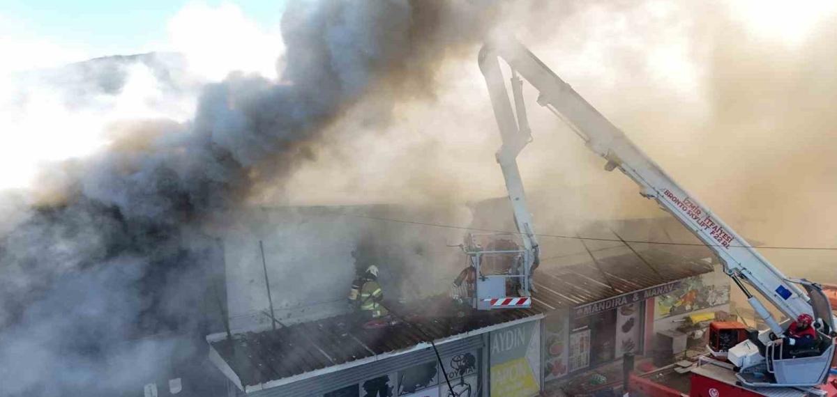 Buca’daki İş Yeri Yangını Kontrol Altına Alındı