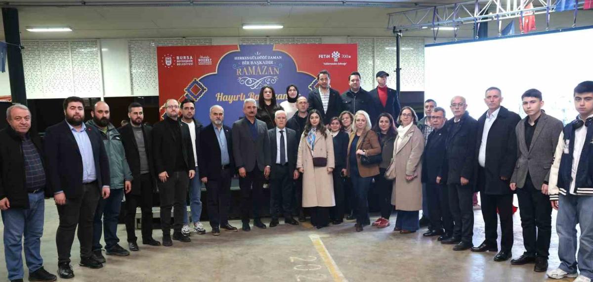 Bursa’da Gönüller Büyükşehir’in İftar Sofrasında Buluştu