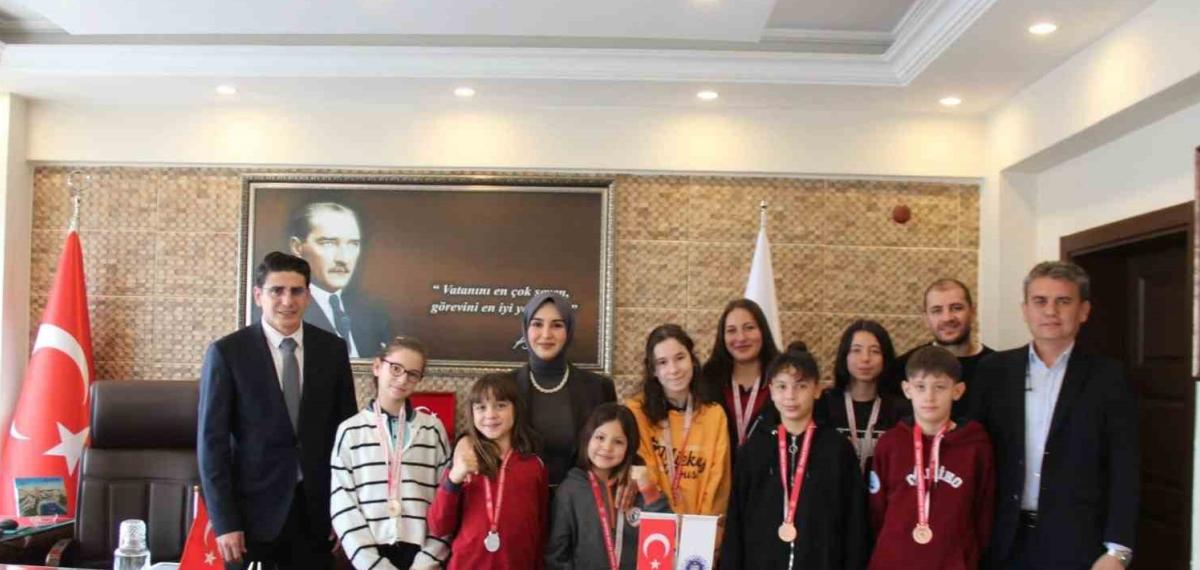 Çal’ın Kick Boks Yıldızları Madalyalarla Döndü