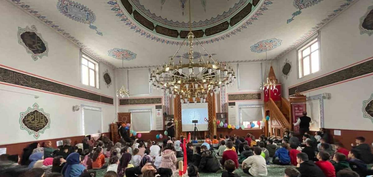 Cami Çocuk Buluşmasına 300 Çocuk Katıldı