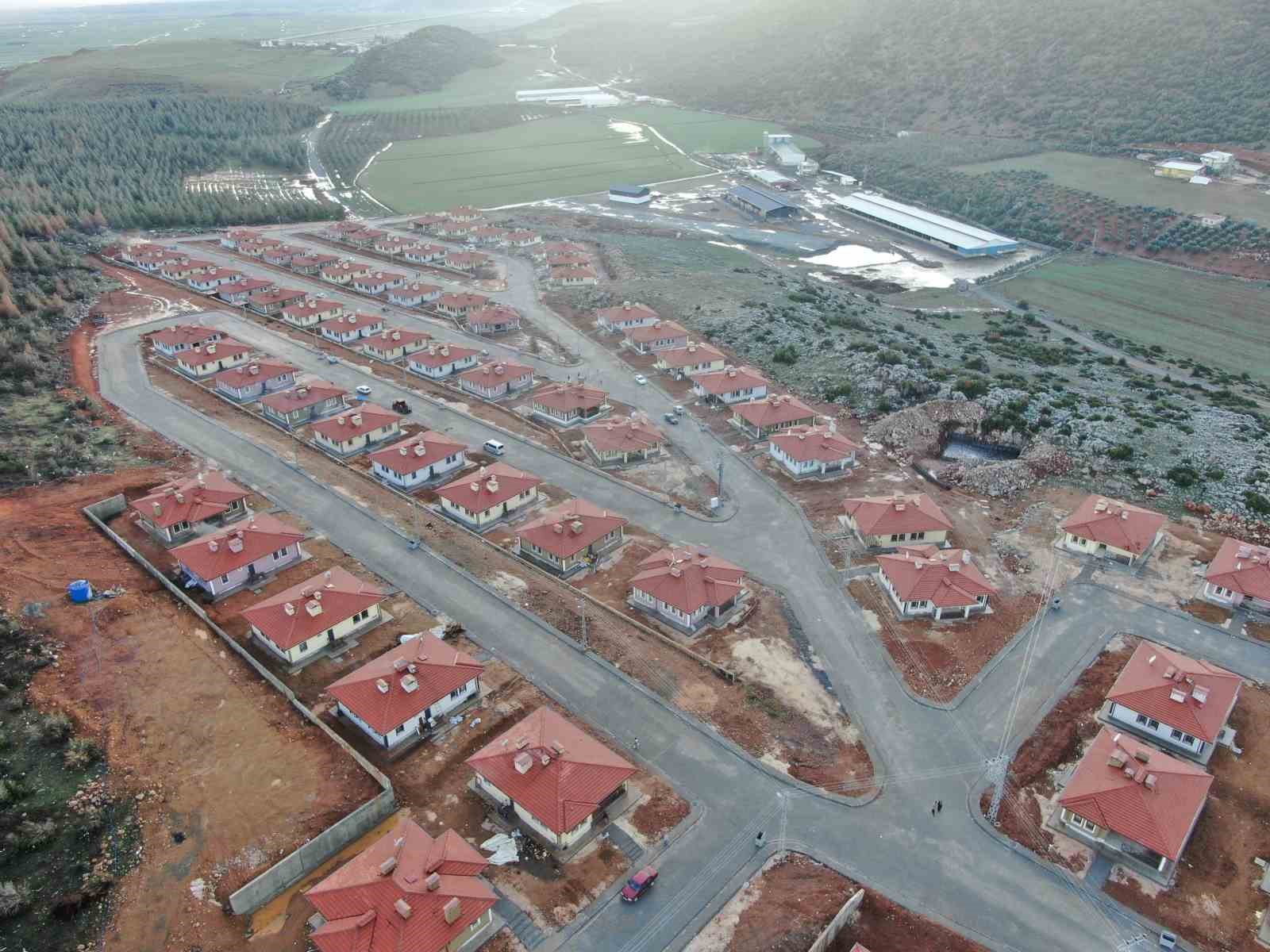 Depremzedeler: “Devlet Bize Ev Değil Villa Yaptı”