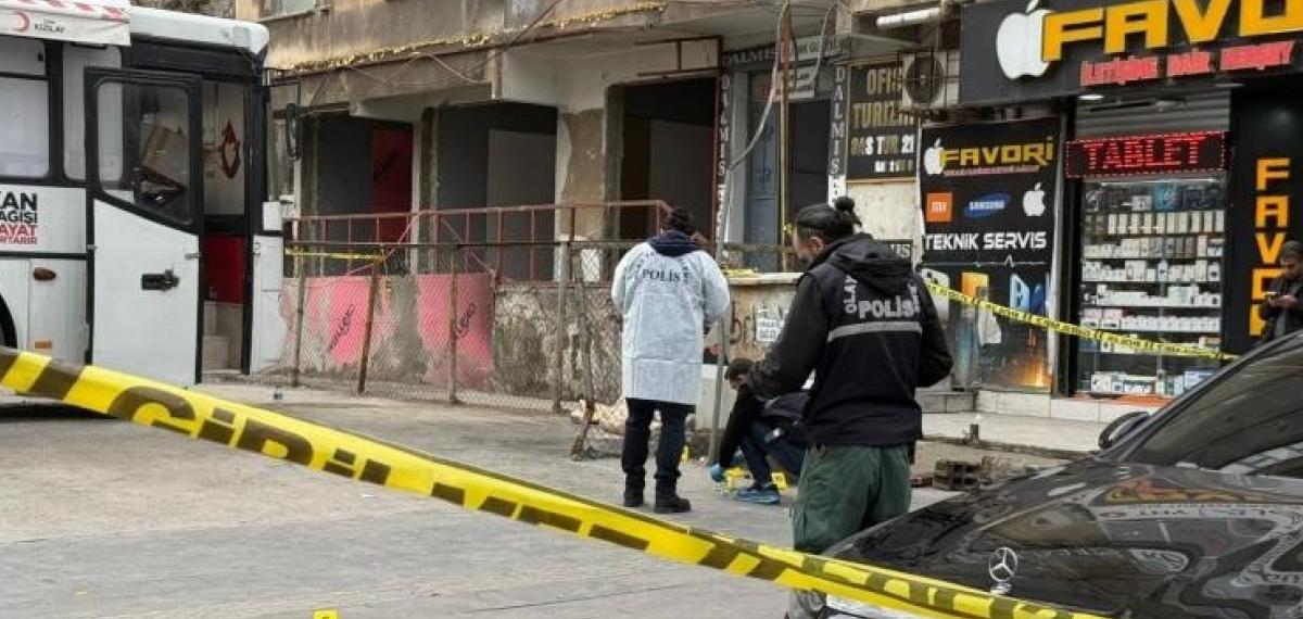 Diyarbakır’da ’Tadilat’ Nedeniyle Çıkan Silahlı Kavga Kameraya Yansıdı