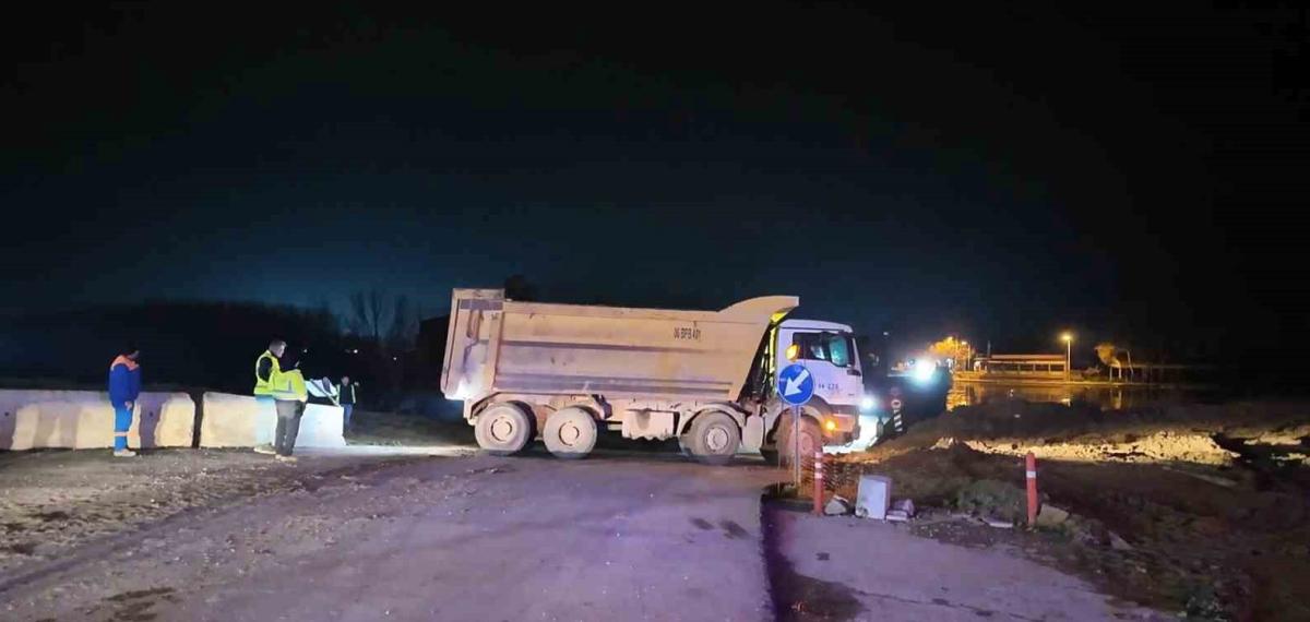 Edirne’de Nehirlerde Taşkın Riski: Tunca ve Meriç Köprüsü Ulaşıma Kapatıldı