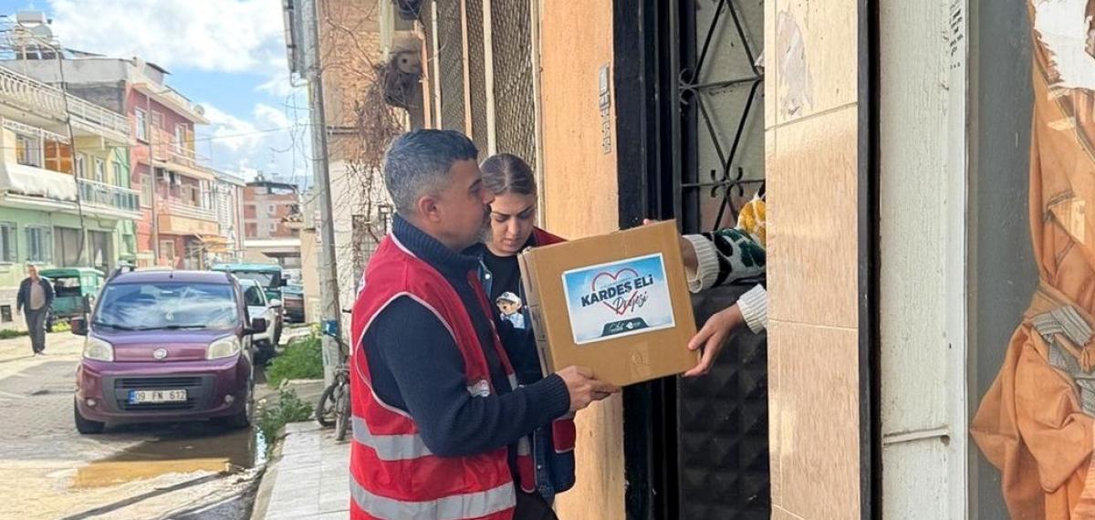 Efeler’in ’Kardeş Eli’ Projesi İhtiyaç Sahibi Vatandaşlara Destek Oldu