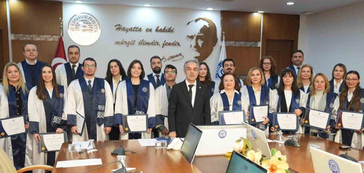 Ege Üniversitesinde Akademik Başarılar Ödüllendirildi