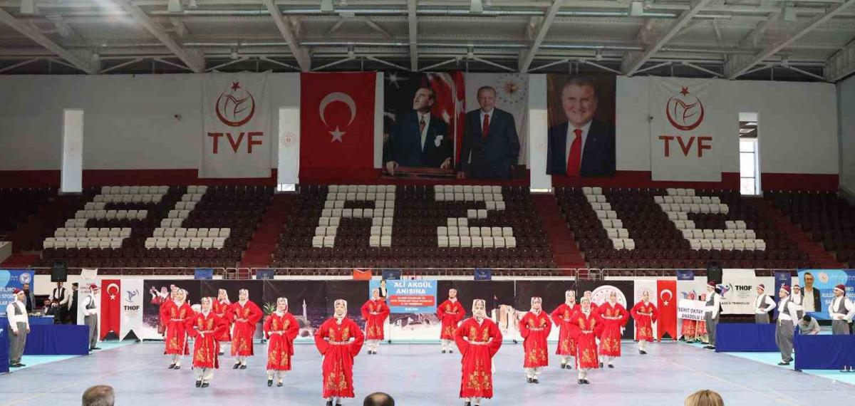 Elazığ’da Geleneksel Ezgilerle Büyük Rekabet