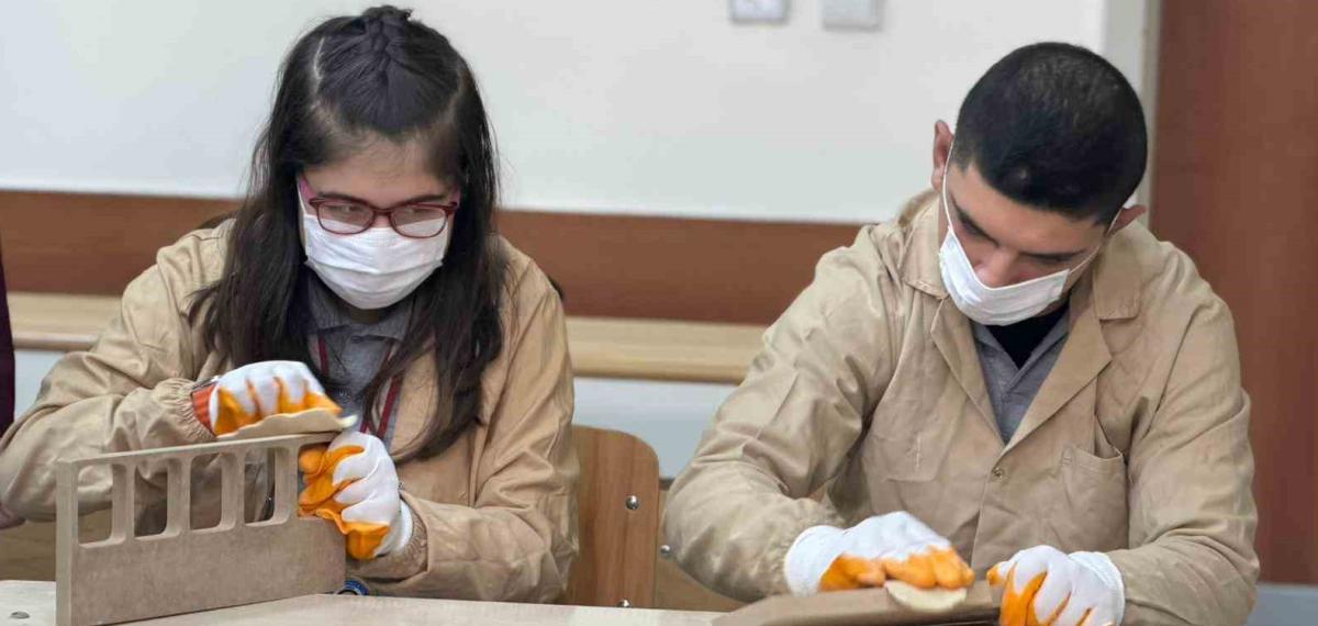 Engelleri Ahşapla Aşıyorlar: Siverek’te Öğrencilerden Sanata Dokunuş
