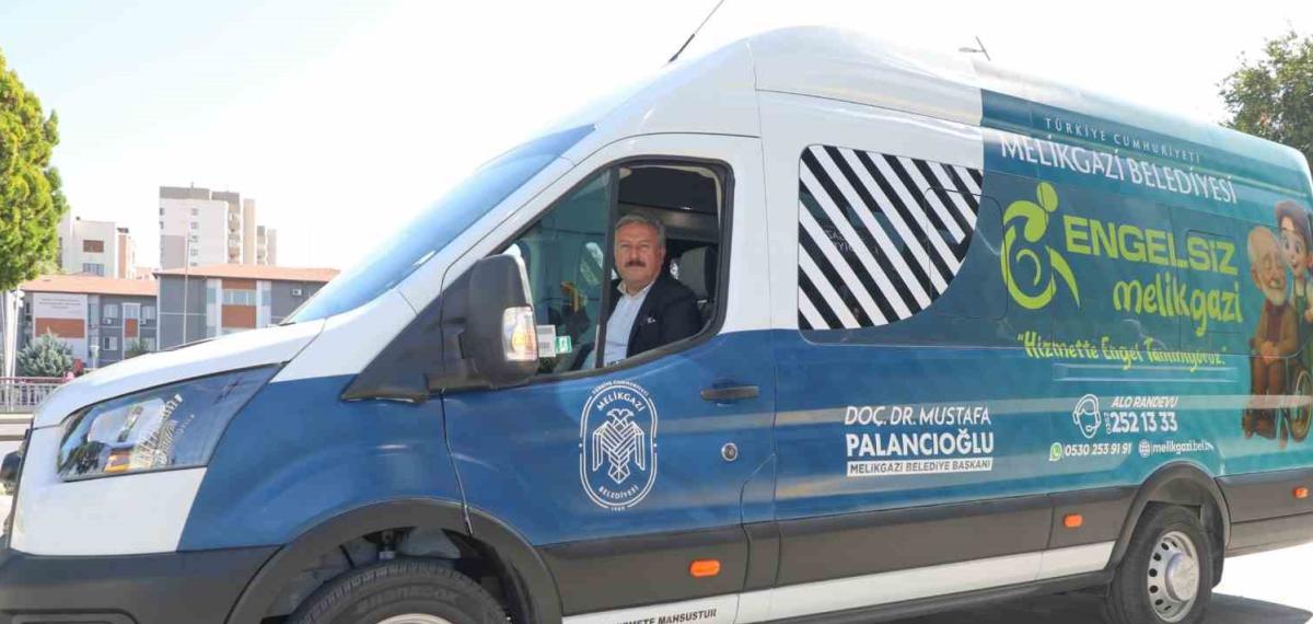 “Engelsiz Melikgazi” Aracı Ramazan Ayında da Hizmete Devam Ediyor