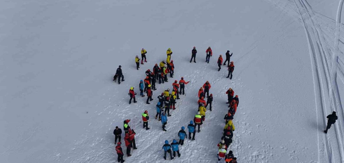 Erciyes’te Gerçeği Aratmayan Çığ Tatbikatı