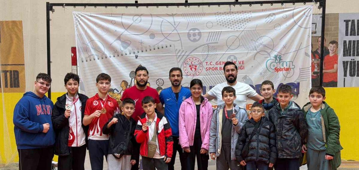 Erzurumlı Kick Boksçular Madalyalarla Dönüyor