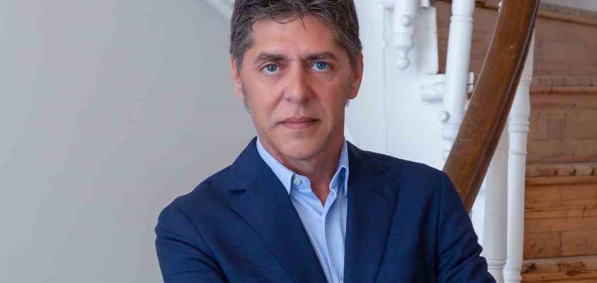 Eşini Oyuncu Dolunay Soysert ile Aldattığı İddia Edilen Konda Araştırma Şirketi Yönetim Kurulu Başkanı’na 50 Milyon Lira Tazminat Talebi