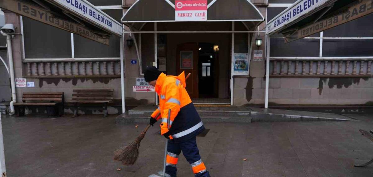 Gölbaşı Belediyesinden Camilerde Ramazan Öncesi Detaylı Temizlik