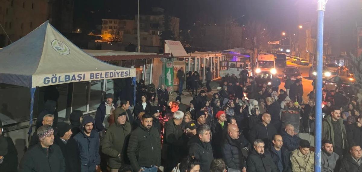 Gölbaşı’nda Deprem Şehitleri Gözyaşlarıyla Anıldı