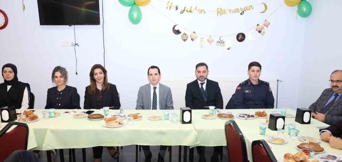 Gördes Huzurevi Sakinleri İftar Sofrasında Buluştu