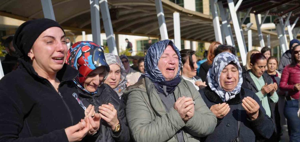 Görev Yaptığı Adliyede Ölü Bulunan Güvenlik Görevlisi Gözyaşlarıyla Uğurlandı