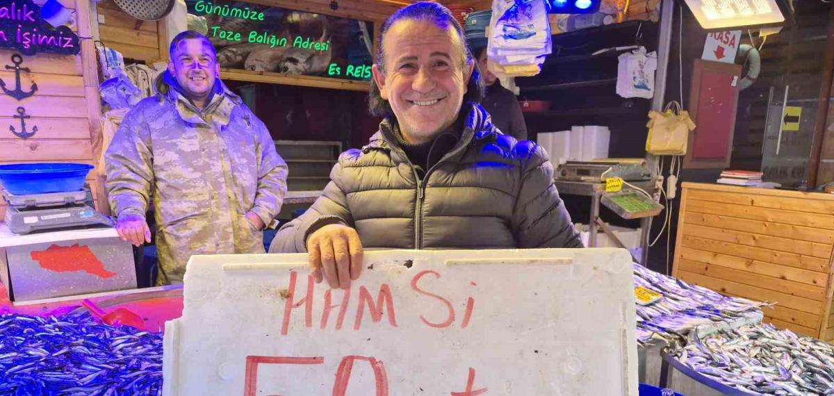 Hamsinin Fiyatı 50 TL’ye Kadar Düştü, Balık Satışları Hızlandı