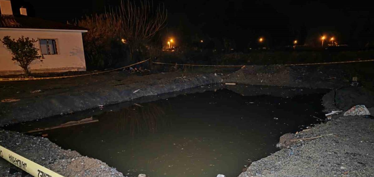 Hatay’da Su Dolu Temelin İçindeki Toplarını Almak İsterken Düşen 2 Kardeş Çocuk Öldü