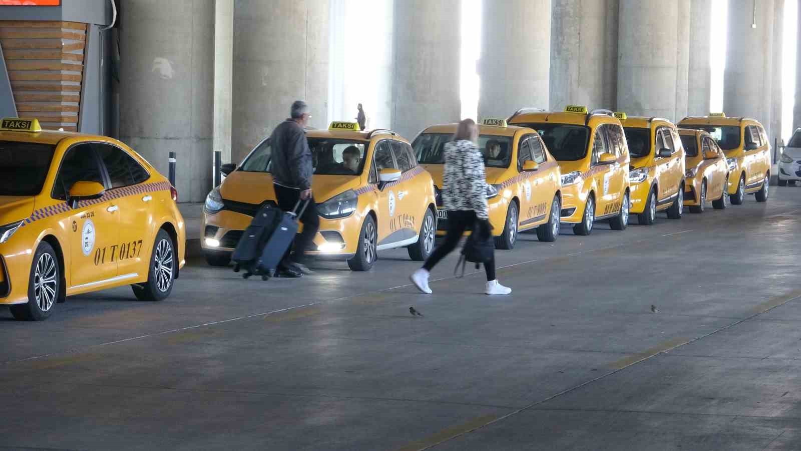 Havalimanı Taksicileri, Korsandan Şikayetçi