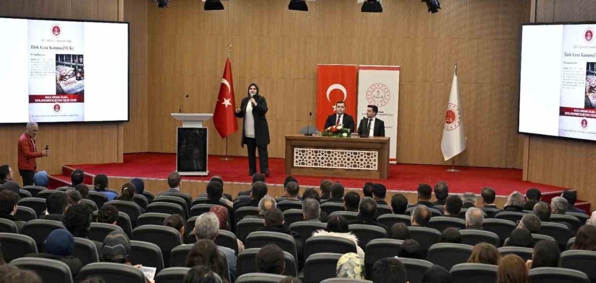 İban’ların Üçüncü Kişilere Kullandırılmaması İçin Öğrencilere Seminer Verildi