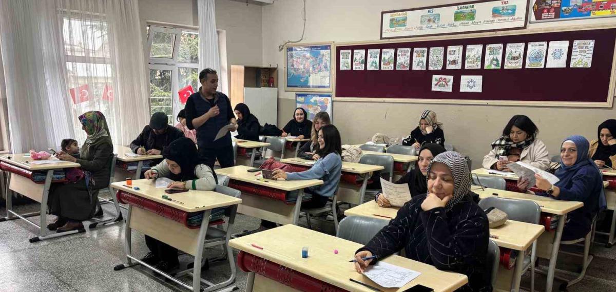 İlkokulda Veliler Kitap Okuma Yarışmasında Ter Döktü