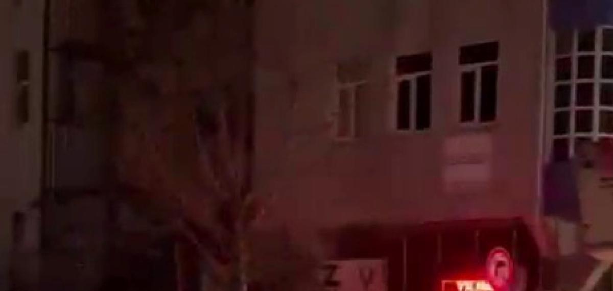 İstanbul’da Fırtınada Bazı Binaların Çatıları Uçtu