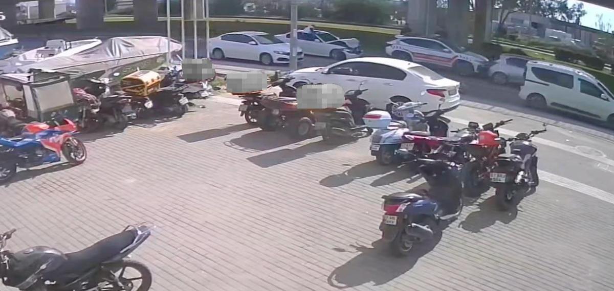 Jandarma Trafik Aracına Çarpıp Kaçtılar, Yakalanınca İkisi Birden ‘Aracı Ben Kullanıyordum’ Dediler