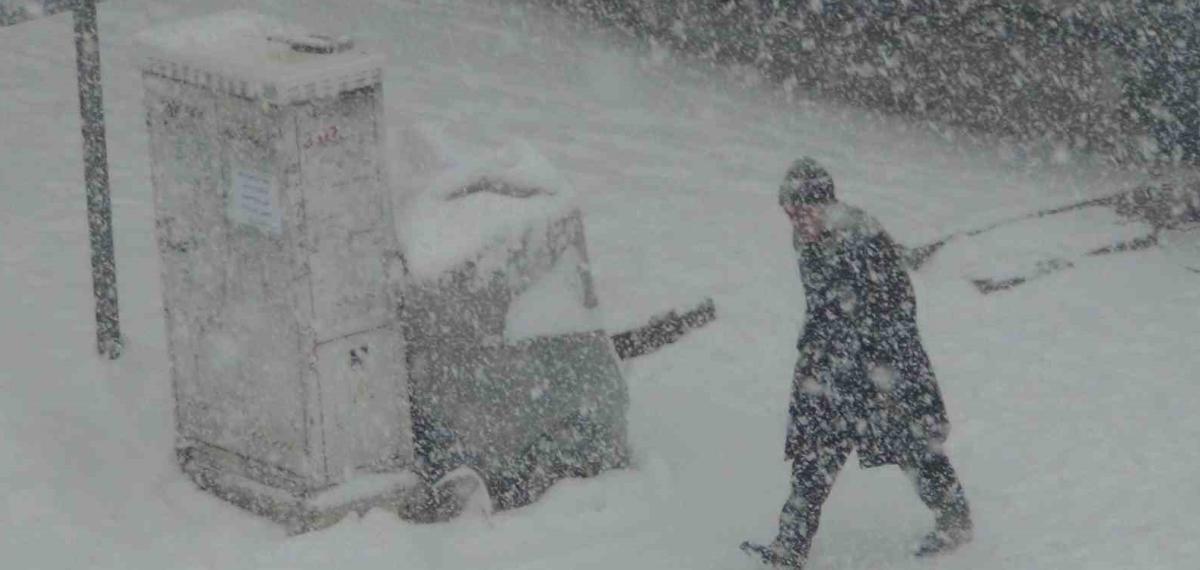 Kars’ta Kar ve Tipi Geçit Vermiyor: 52 Köy Yolu Ulaşıma Kapandı