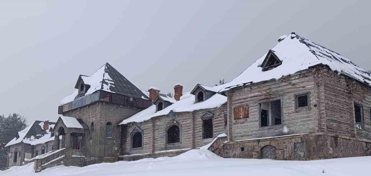 Kars’ta Tarihin Sessiz Çığlığı: Sarıkamış’taki Asırlık Rus Köşkü Yok Oluyor