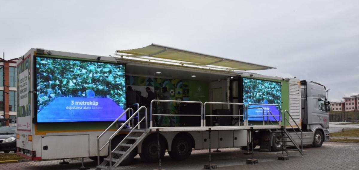 Kastamonu Üniversitesi’nde “Çevre Tırı” Öğrencilerle Buluştu