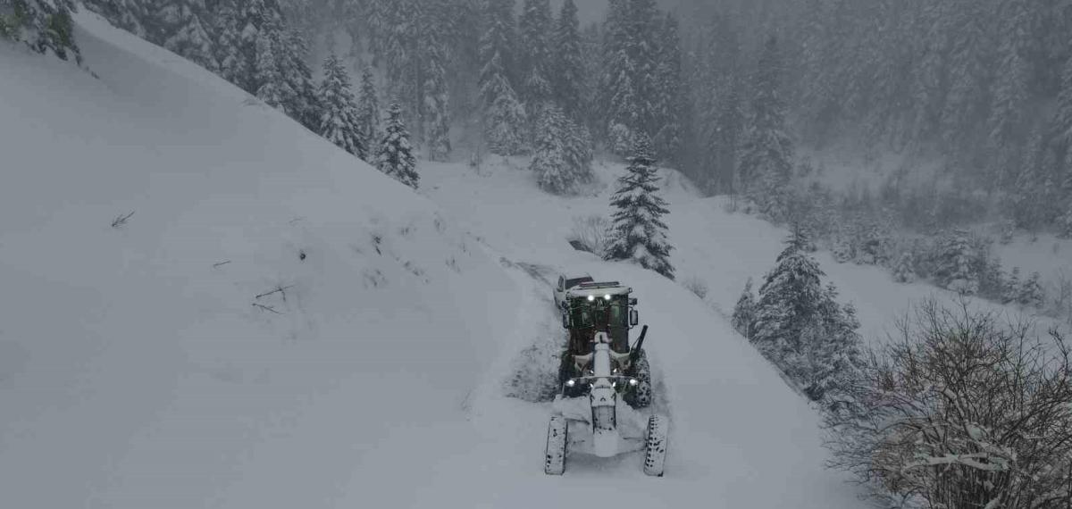 Kastamonu’da Köy Yollarında Karla Mücadelesi Yeniden Başladı