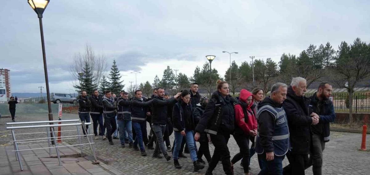 Kastamonu’da Uyuşturucu Operasyonunda Yakalanan 12 Şüpheli Adliyeye Sevk Edildi