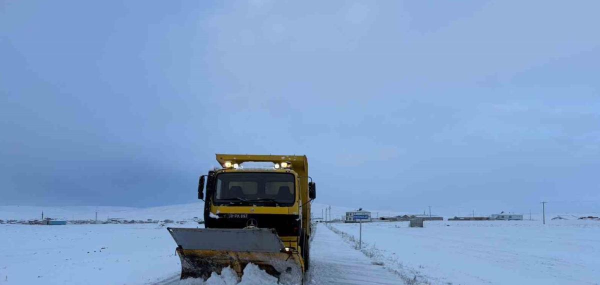 Kayseri’de Yoğun Kar Nedeniyle Kapanan 195 Mahalle Yolu Ulaşıma Açıldı