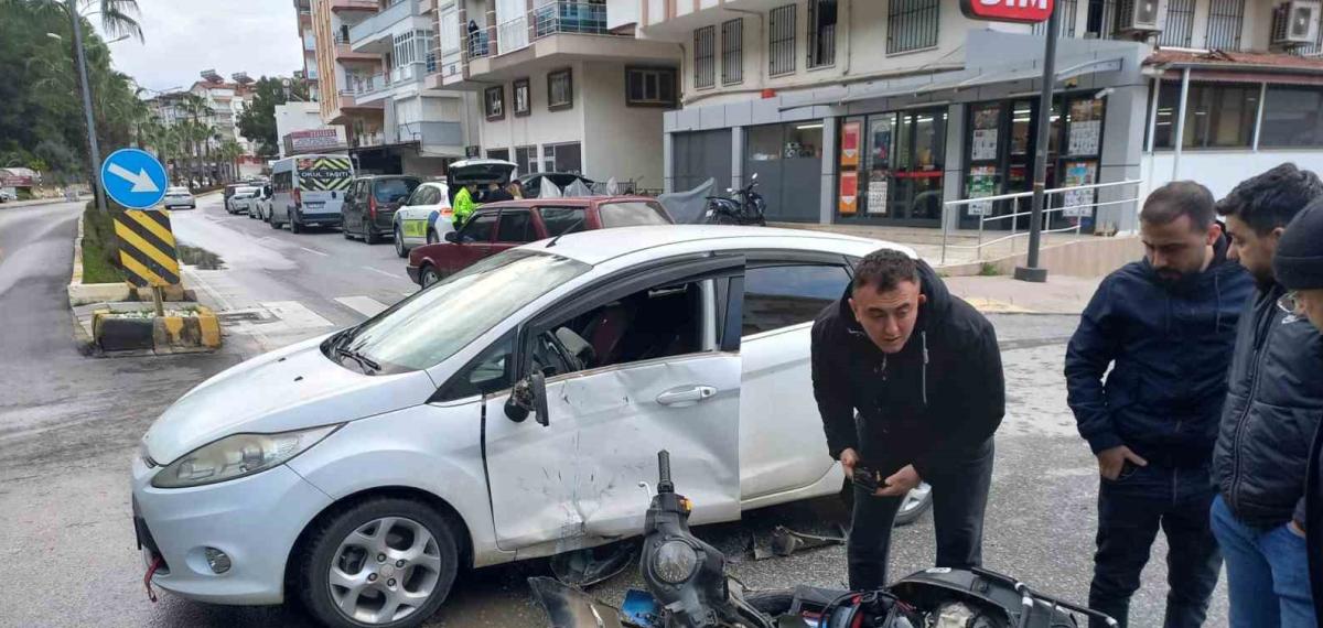 Kaza Yapan Motosikletli Ehliyetsiz Çıktı, 66 Bin 590 TL Ceza Kesildi
