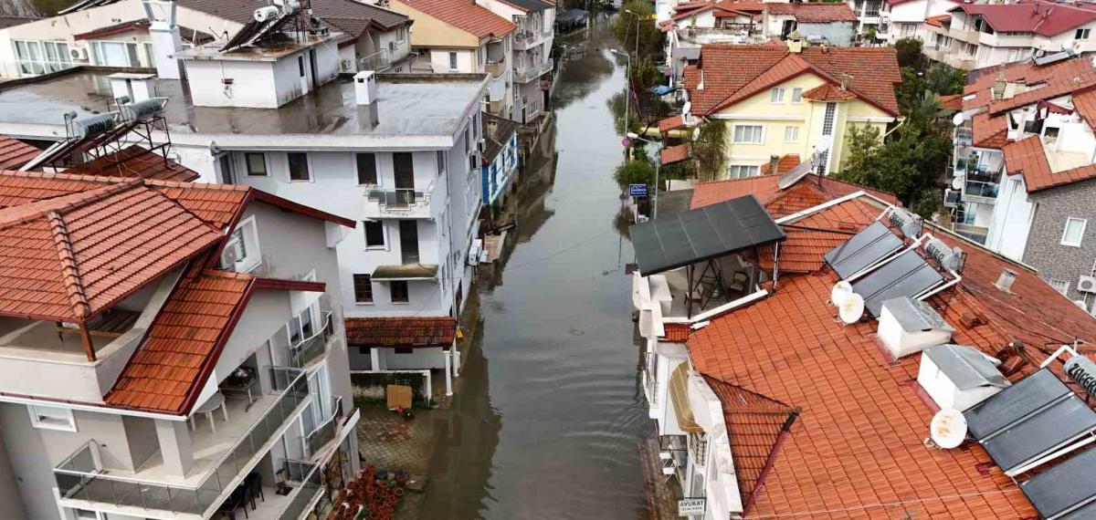 Köyceğiz Göl’ü Taştı, İlçe Venedik’e Döndü