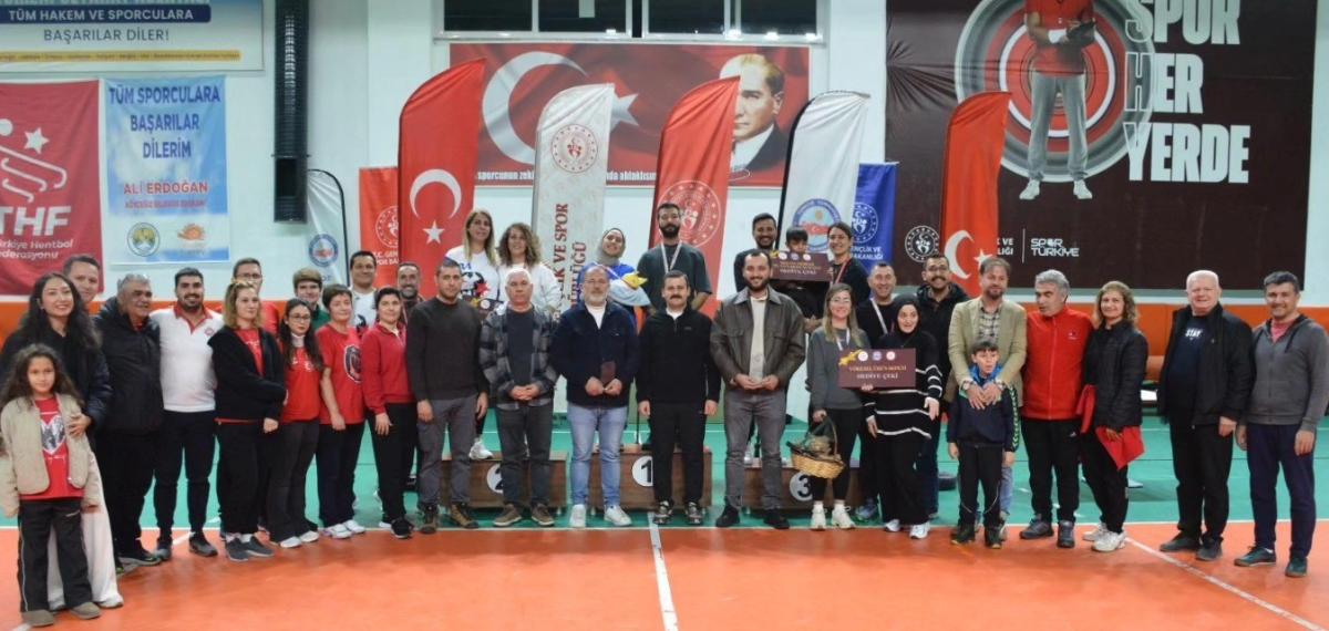 Köyceğiz’de Ödüllü Floor Curling Turnuvası Sona Erdi