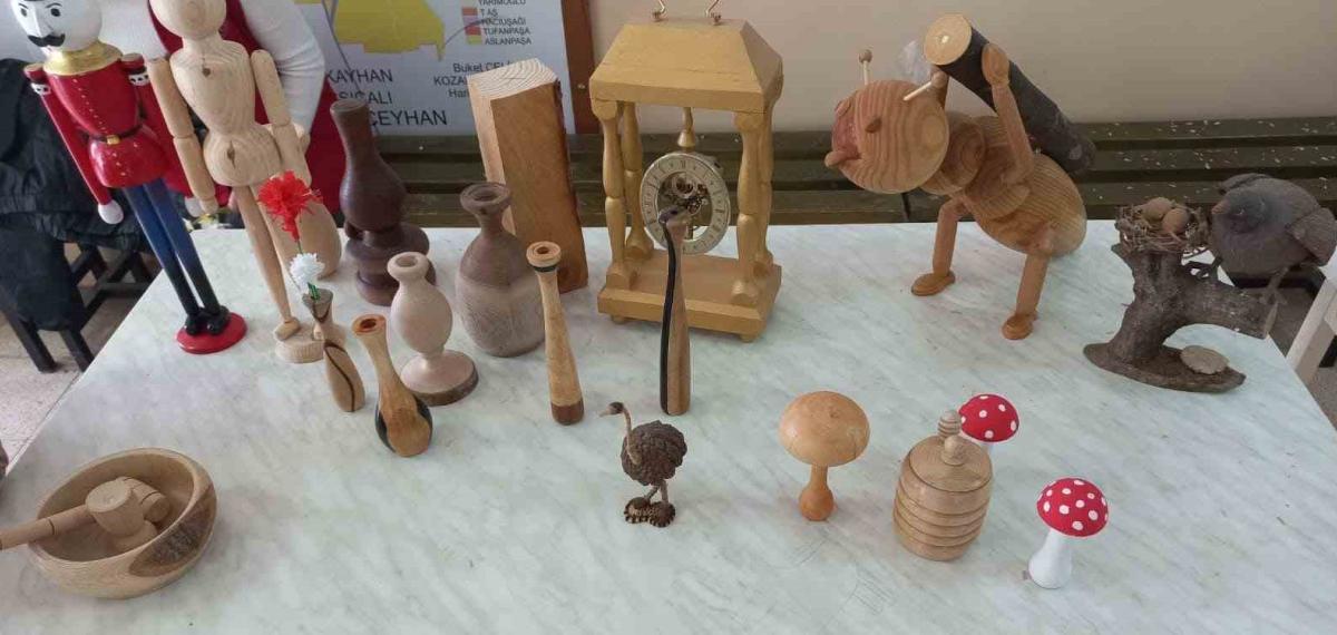 Kozan’da Üniversite Öğrencilerinin Ahşap Sanatı Mesaisi