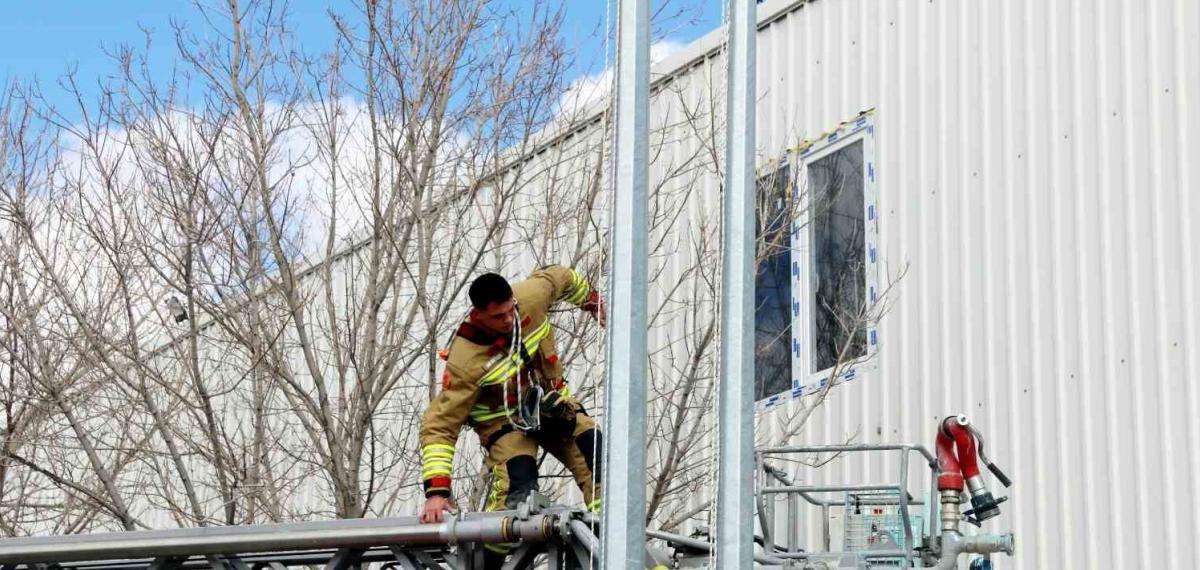 Kütahya Osb İtfaiye Ekibi’nden Yangın ve Kurtarma Tatbikatı