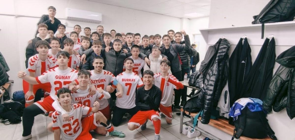 Liselilerin Kavga Çıkan Maçında Centilmenlik Kazandı