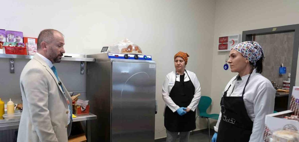 Maltepe’de Okul Kantinlerinde Gıda Denetimi Sürüyor