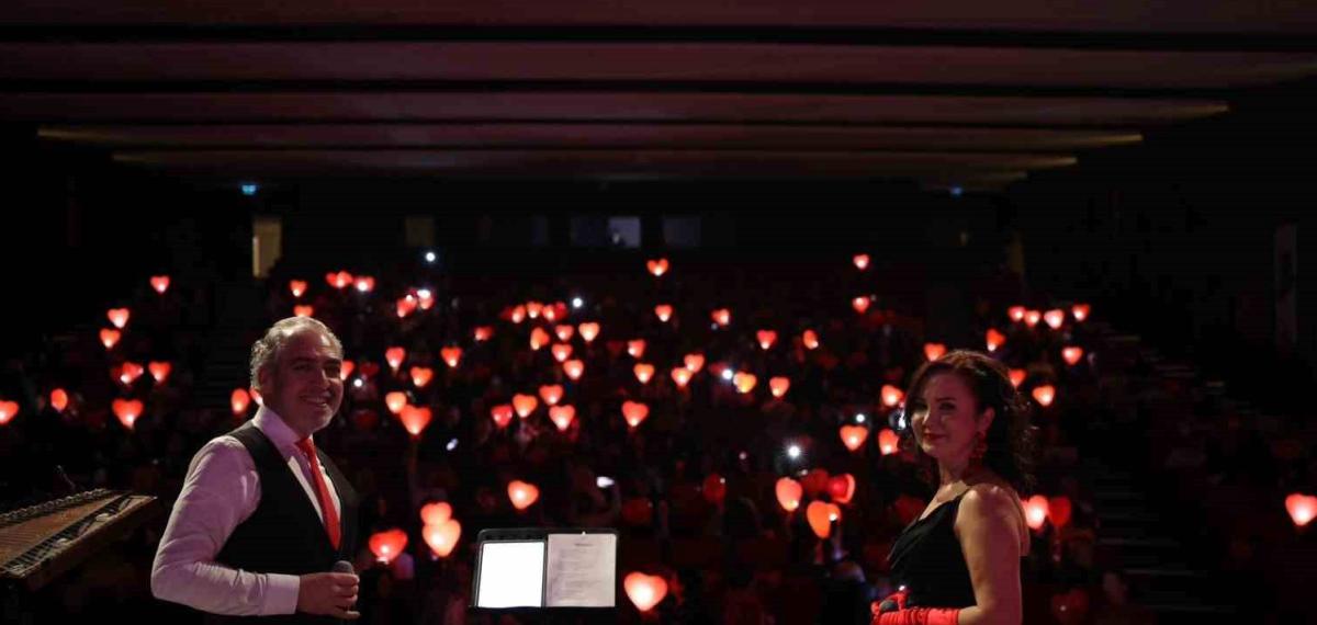 Merkezefendi’de Sevgililer Günü’ne Özel “Aşka Dair” Konseri Büyük Beğeni Topladı