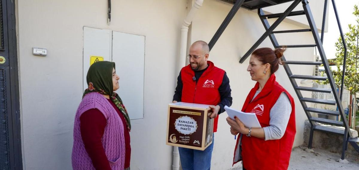 Mersin’de 13 İlçede 120 Bin Ramazan Kolisi Dağıtılıyor