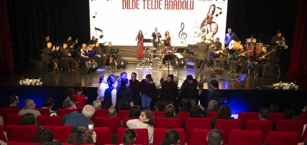 Mersin’de ‘Dilde Telde Anadolu’ Konseriyle Türkü Rüzgârı Esti